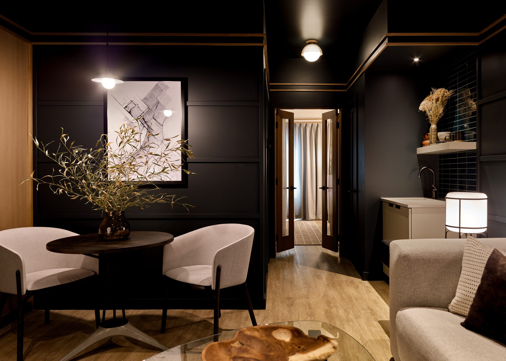 Family King Suite Living Room with Wet Bar